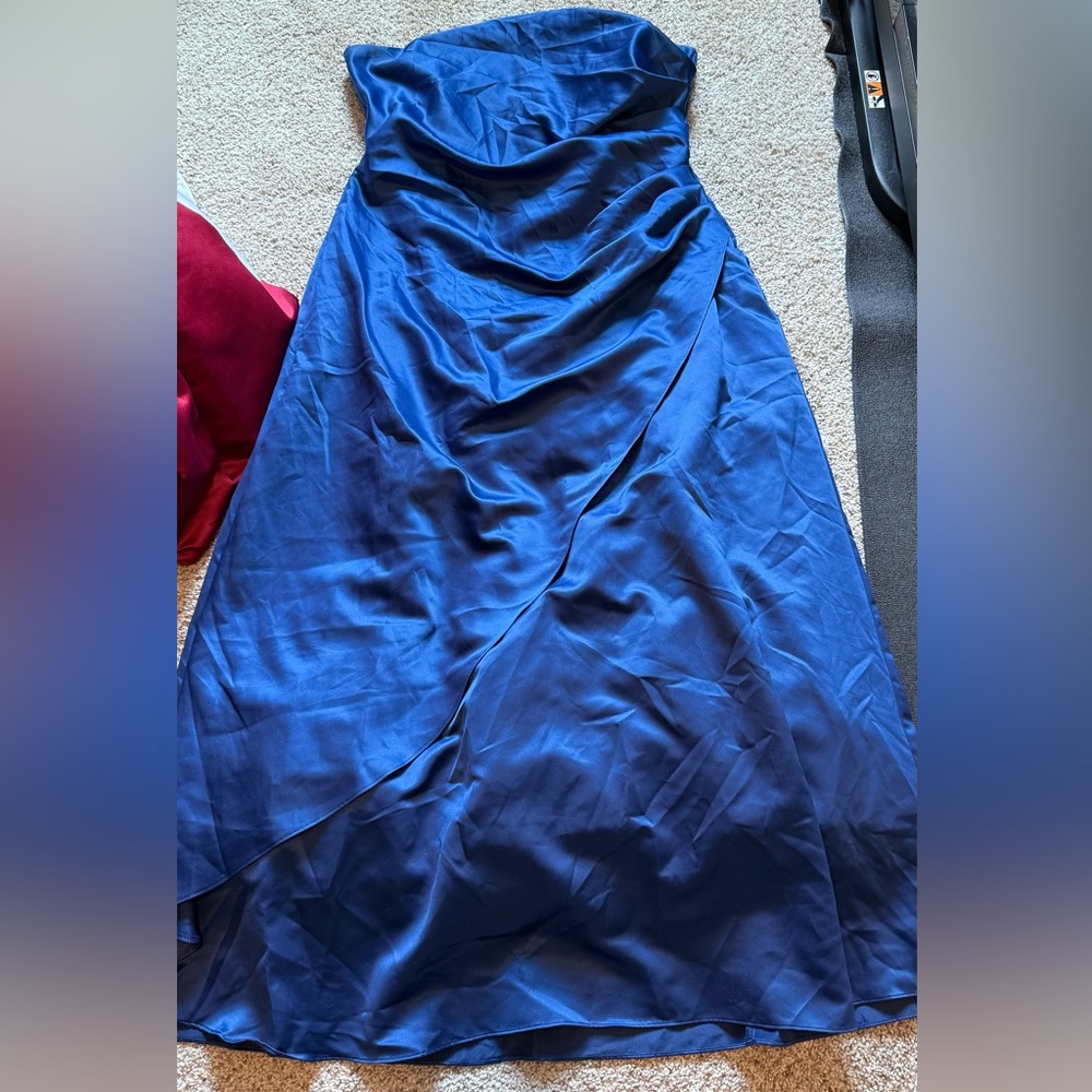 Elegant Blue Strapless Formal Dress